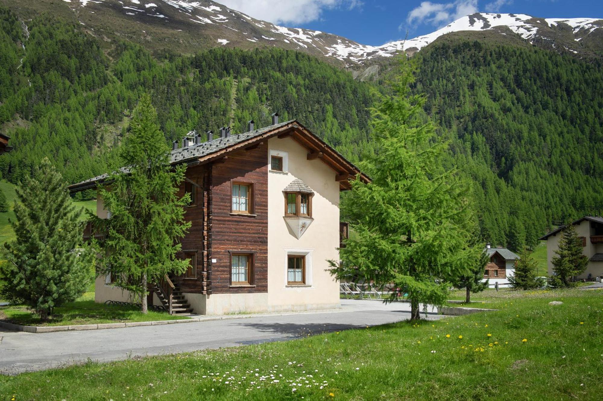 Residence Le Cascate Livigno Exterior photo