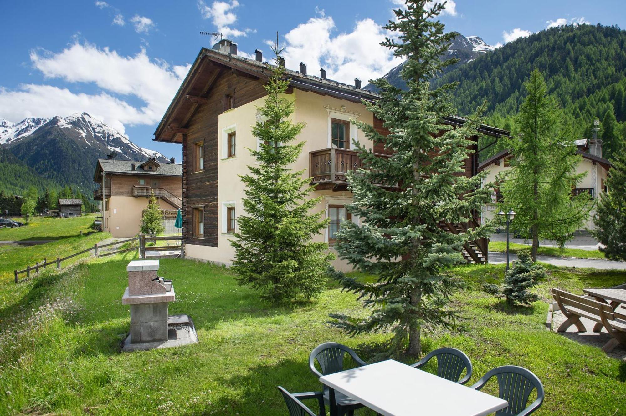 Residence Le Cascate Livigno Exterior photo